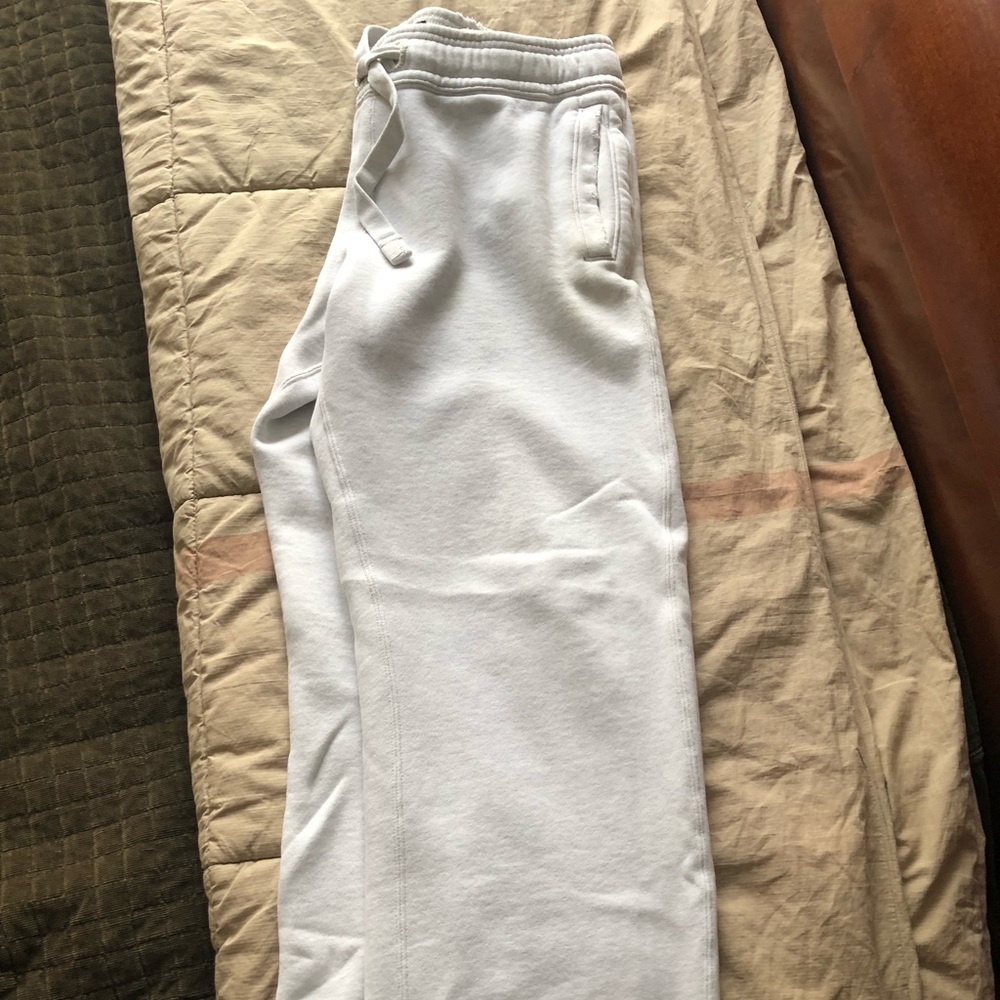 Ruehl White drawstring lounge Pants (M)